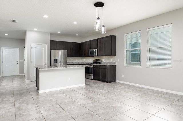 937 HILLTOP PARK COURT, Apopka, FL 32703