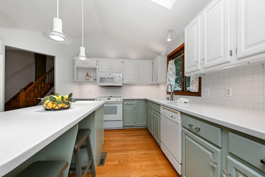 14624 Hanover Lane, Apple Valley, MN 55124 — photo 3