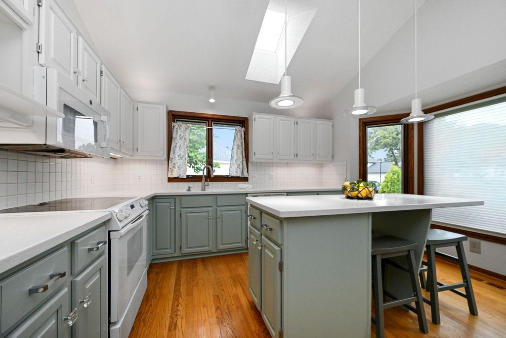 14624 Hanover Lane, Apple Valley, MN 55124 — photo 4