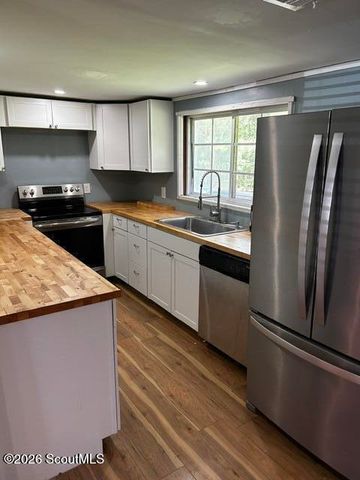 1223 White Dr N E, Townsend, GA 31331