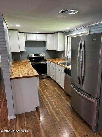 1223 White Dr N E, Townsend, GA 31331