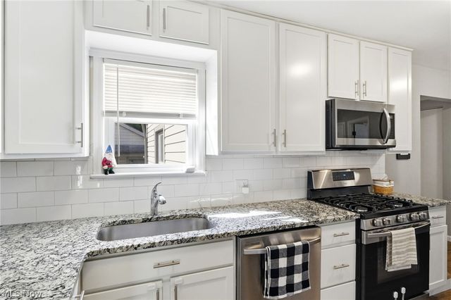 29963 Phillips Avenue, Wickliffe, OH 44092