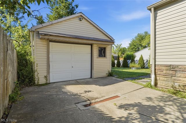 29963 Phillips Avenue, Wickliffe, OH 44092