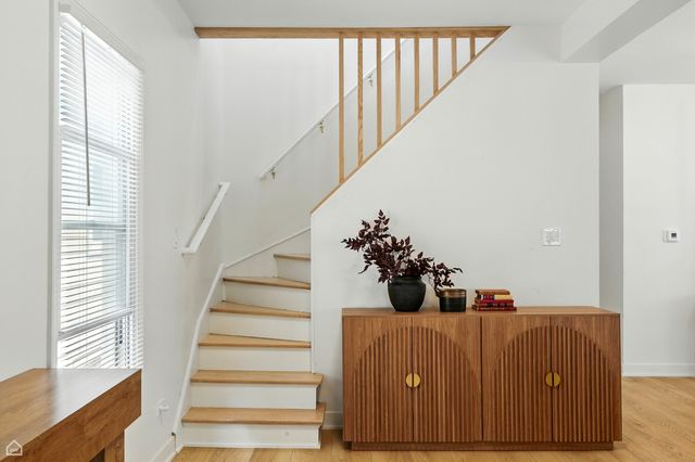 1024 S Ridgeland Avenue, Oak Park, IL 60304