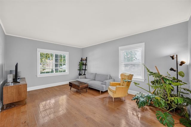 318 SW Pleasant Street, Ankeny, IA 50023
