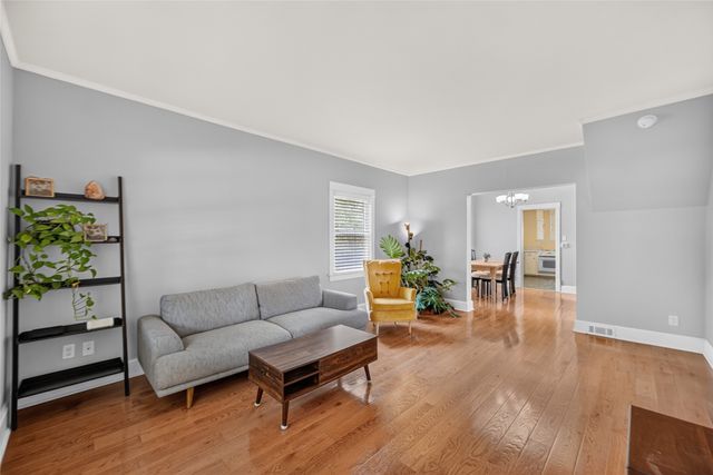 318 SW Pleasant Street, Ankeny, IA 50023