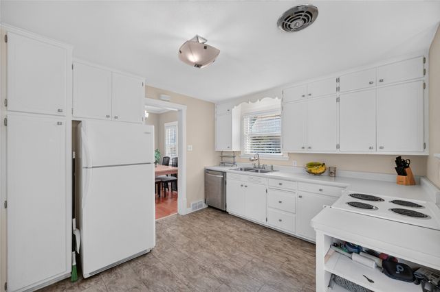 318 SW Pleasant Street, Ankeny, IA 50023