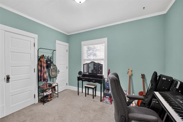 318 SW Pleasant Street, Ankeny, IA 50023