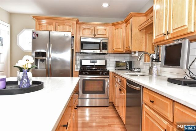 321 John Ochs Drive, Saddle Brook, NJ 07663