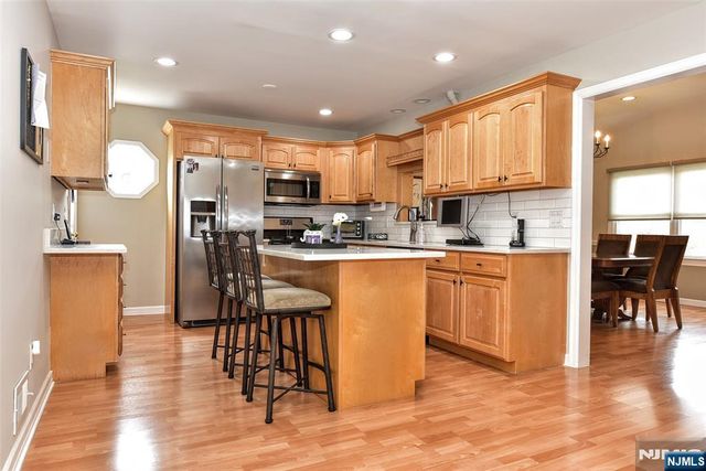321 John Ochs Drive, Saddle Brook, NJ 07663
