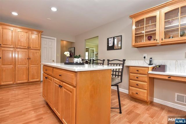 321 John Ochs Drive, Saddle Brook, NJ 07663