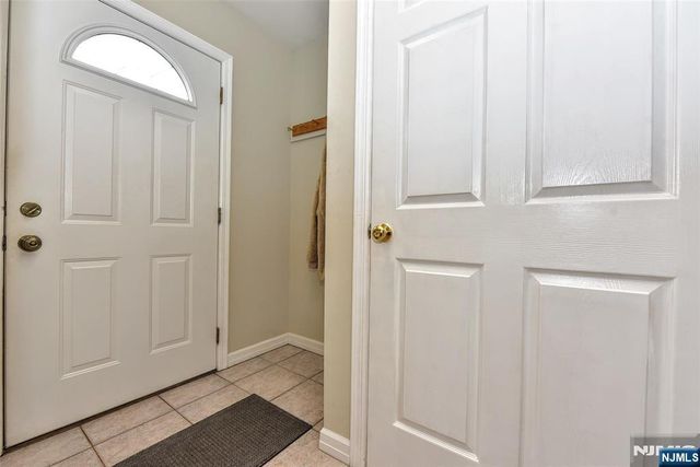 321 John Ochs Drive, Saddle Brook, NJ 07663