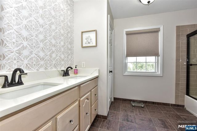 321 John Ochs Drive, Saddle Brook, NJ 07663