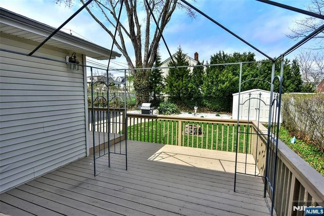 321 John Ochs Drive, Saddle Brook, NJ 07663