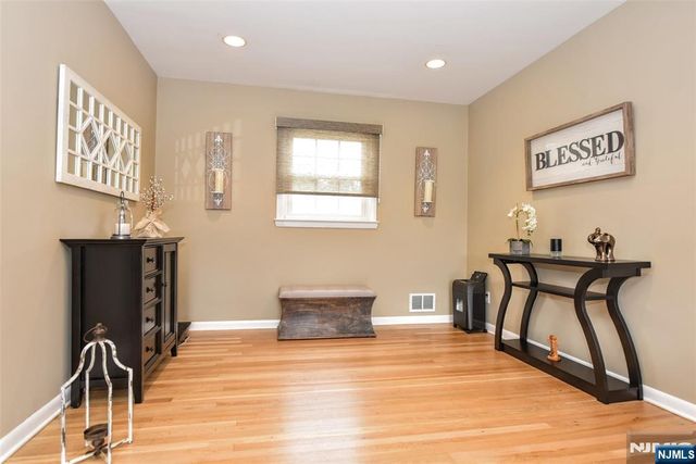 321 John Ochs Drive, Saddle Brook, NJ 07663