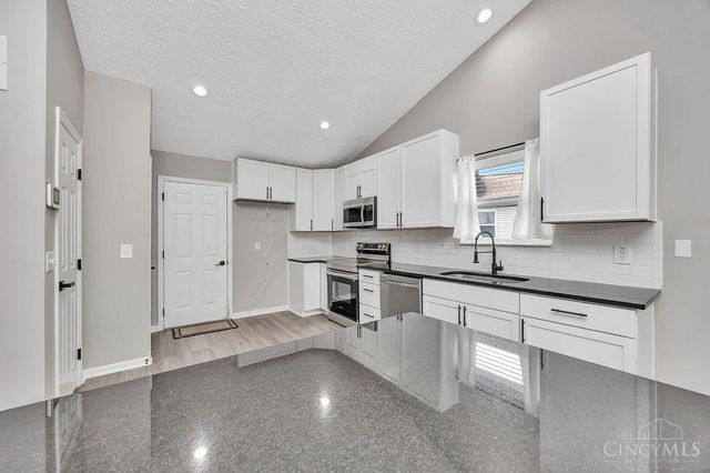 9697 Fallsridge Court, Springfield Twp., OH 45231
