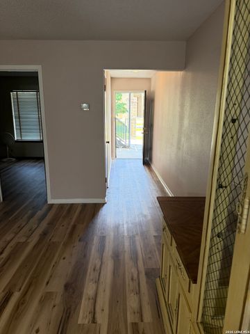 911 Vance Jackson Rd Apt 101, San Antonio, TX 78201