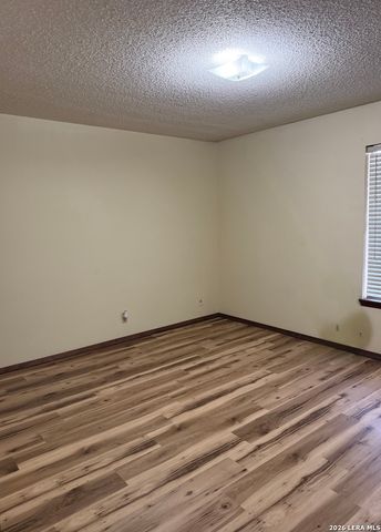 911 Vance Jackson Rd Apt 101, San Antonio, TX 78201