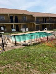 911 Vance Jackson Rd Apt 101, San Antonio, TX 78201