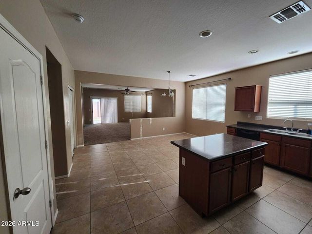 7643 W CHARTER OAK Road, Peoria, AZ 85381