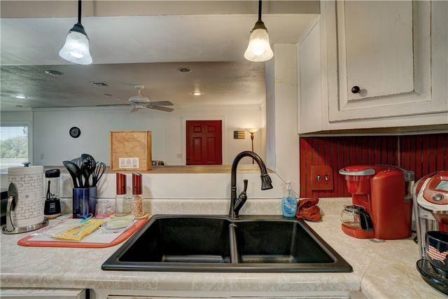 980580 S Highway 99, Prague, OK 74864