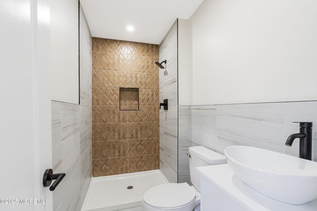 5 New Castle Court, Jackson, NJ 08527