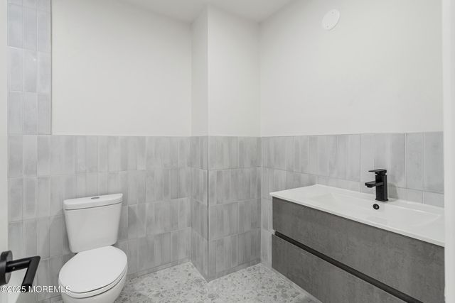 5 New Castle Court, Jackson, NJ 08527