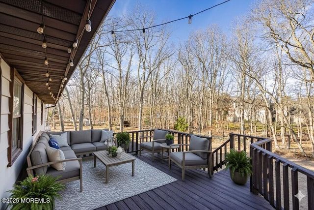 5 New Castle Court, Jackson, NJ 08527