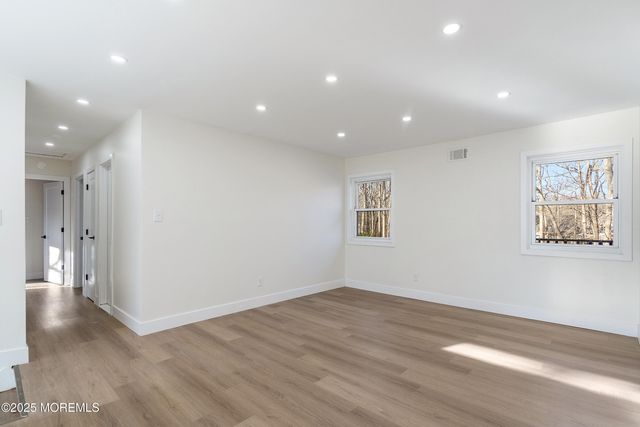 5 New Castle Court, Jackson, NJ 08527