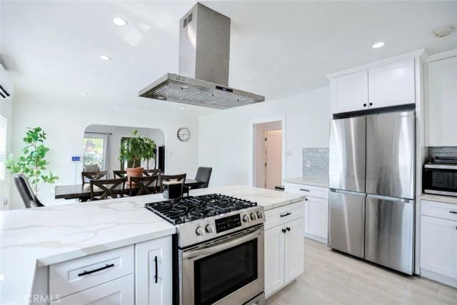 9450 S Harvard, Los Angeles, CA 90047