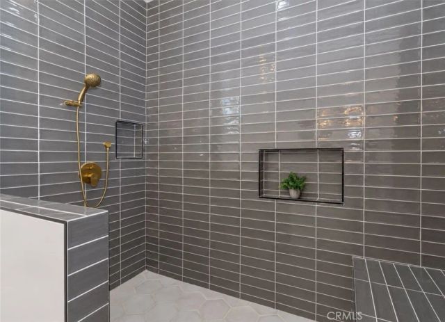 9450 S Harvard, Los Angeles, CA 90047