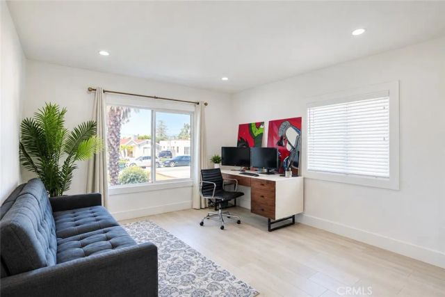 9450 S Harvard, Los Angeles, CA 90047