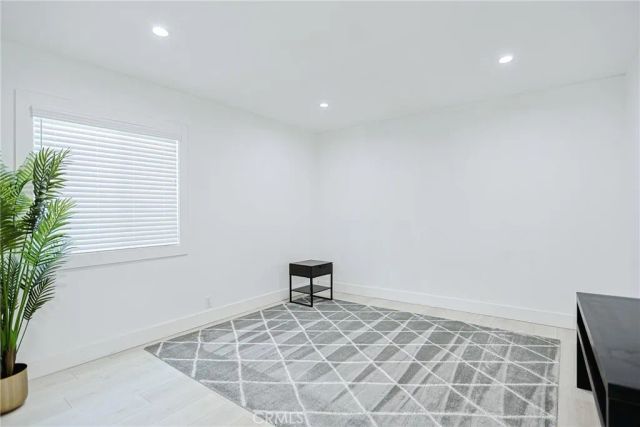 9450 S Harvard, Los Angeles, CA 90047