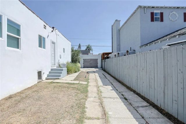 9450 S Harvard, Los Angeles, CA 90047