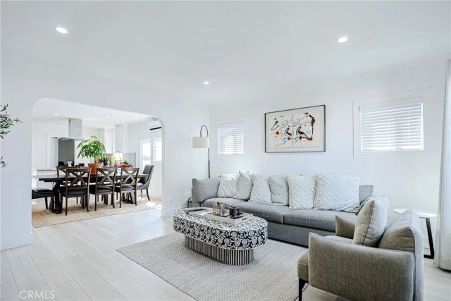 9450 S Harvard, Los Angeles, CA 90047