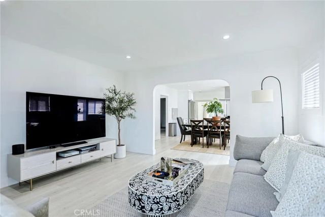 9450 S Harvard, Los Angeles, CA 90047