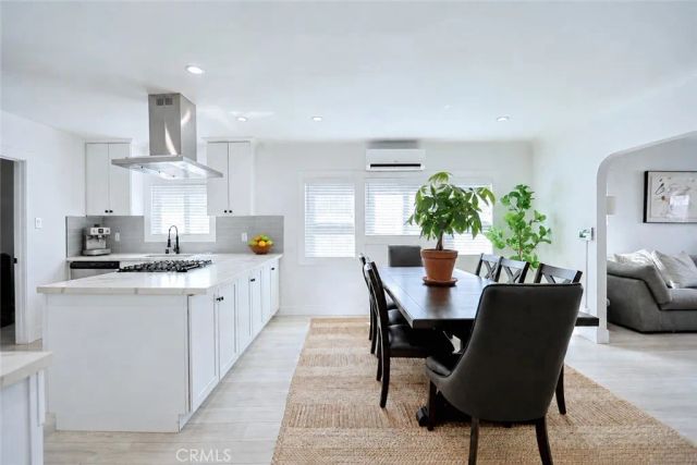 9450 S Harvard, Los Angeles, CA 90047