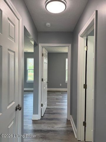 5408 Mt Holyoke Dr, Louisville, KY 40216