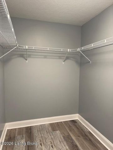 5408 Mt Holyoke Dr, Louisville, KY 40216