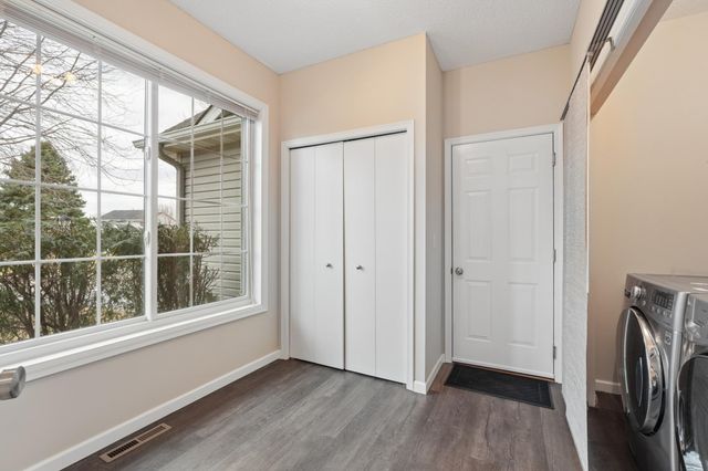 2829 Eagle Valley Circle, Woodbury, MN 55129