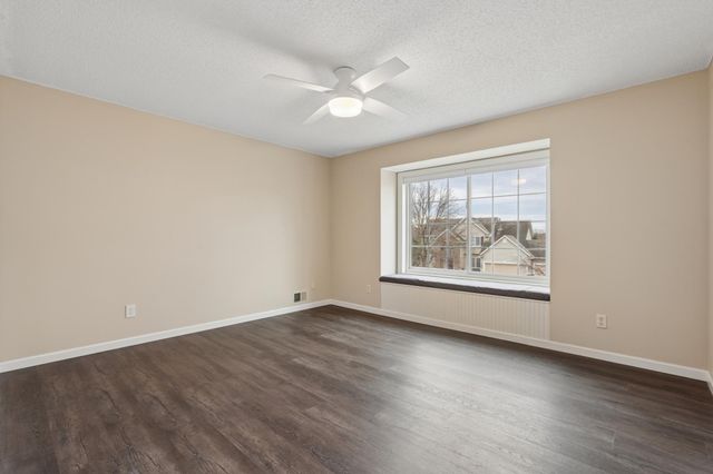 2829 Eagle Valley Circle, Woodbury, MN 55129