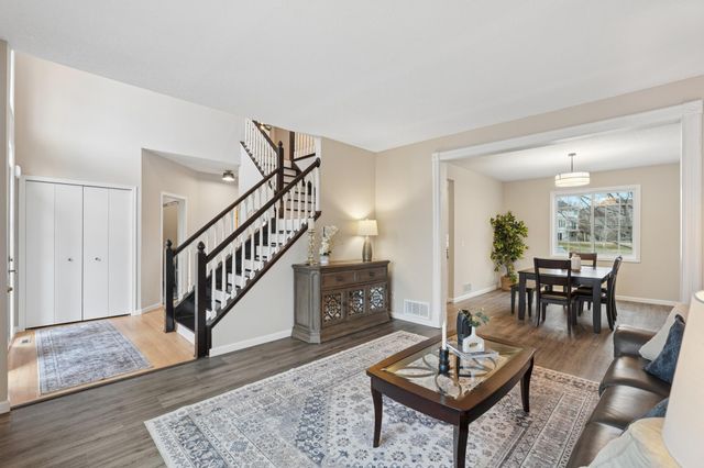 2829 Eagle Valley Circle, Woodbury, MN 55129