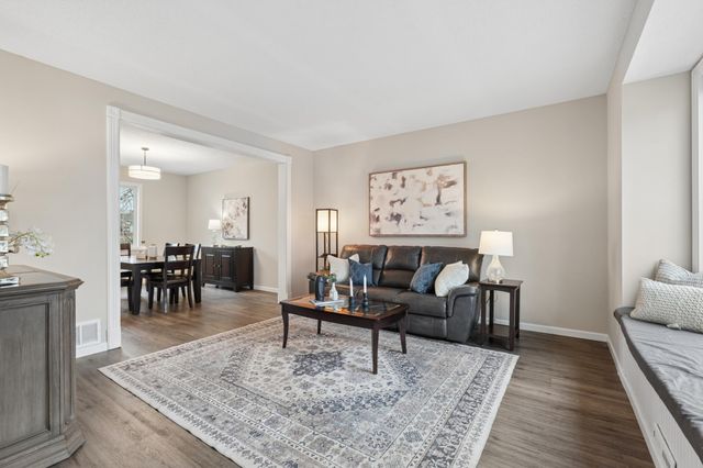 2829 Eagle Valley Circle, Woodbury, MN 55129