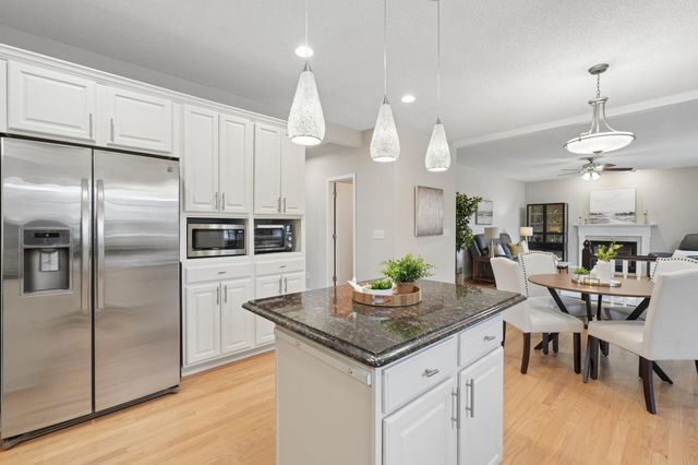 2829 Eagle Valley Circle, Woodbury, MN 55129