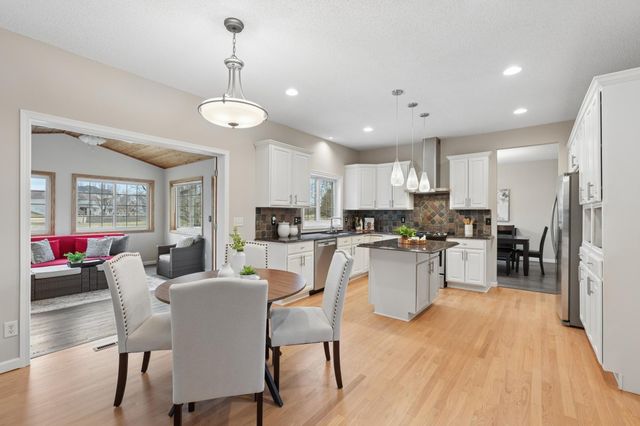 2829 Eagle Valley Circle, Woodbury, MN 55129