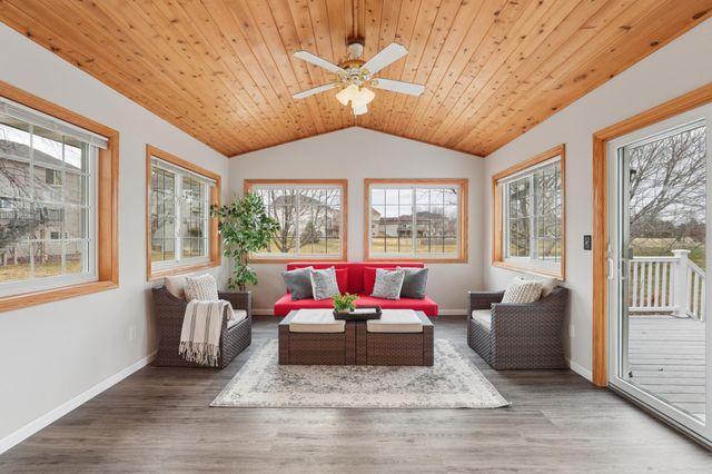 2829 Eagle Valley Circle, Woodbury, MN 55129