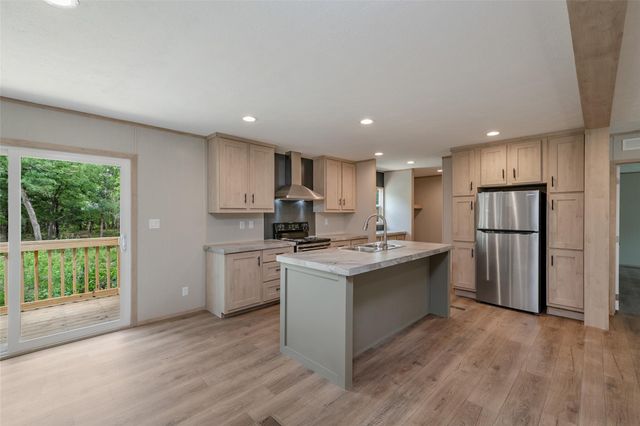 3306 Fm 1697, Ledbetter, TX 78946