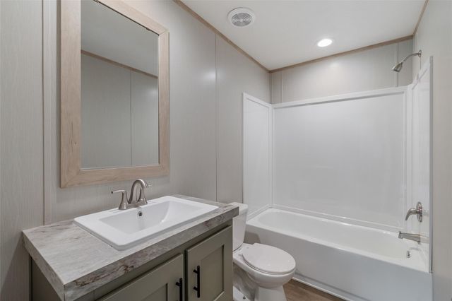 3306 Fm 1697, Ledbetter, TX 78946