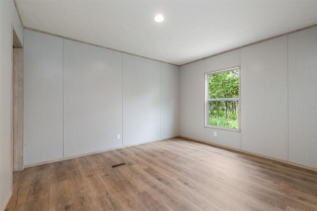 3306 Fm 1697, Ledbetter, TX 78946