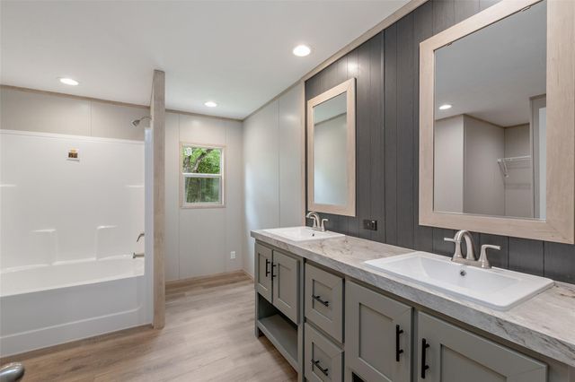 3306 Fm 1697, Ledbetter, TX 78946